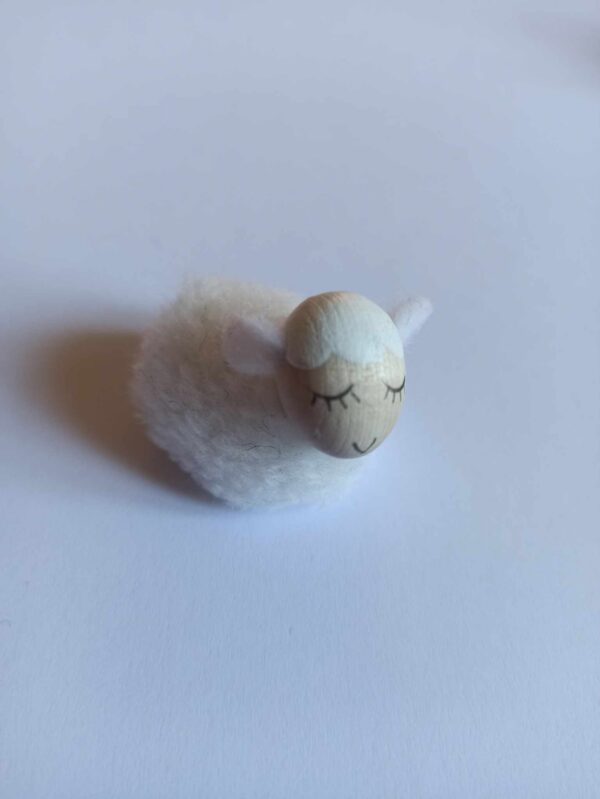 Dekoratiivne kujuke "Valge lammas"